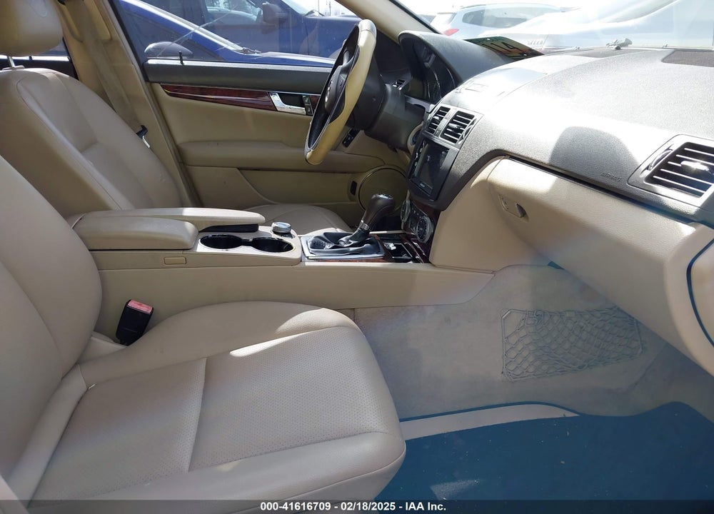 2010 MERCEDES-BENZ C 300 VIN: WDDGF8BBXAR115976