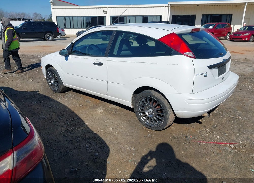 2005 FORD FOCUS ZX3 VIN: 3FAFP31N15R159897