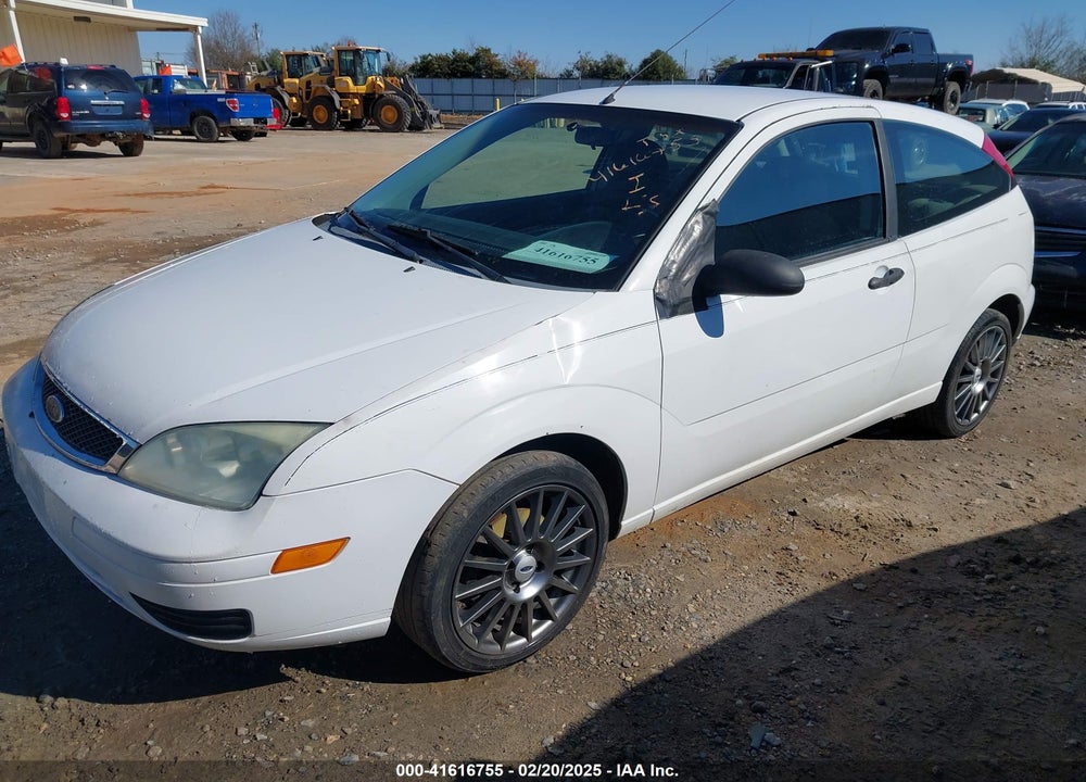2005 FORD FOCUS ZX3 VIN: 3FAFP31N15R159897