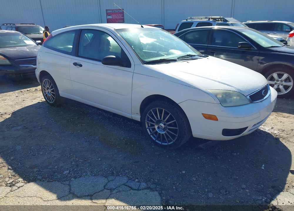 2005 FORD FOCUS ZX3 VIN: 3FAFP31N15R159897