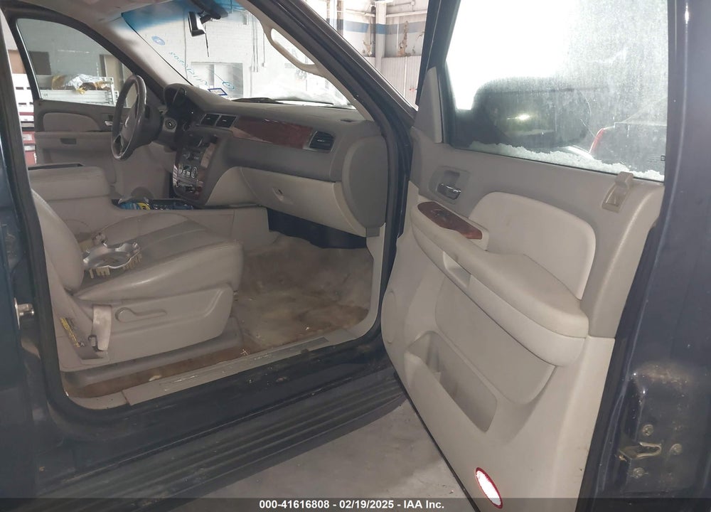 2007 CHEVROLET TAHOE LT VIN: 1GNFC13J77R105286