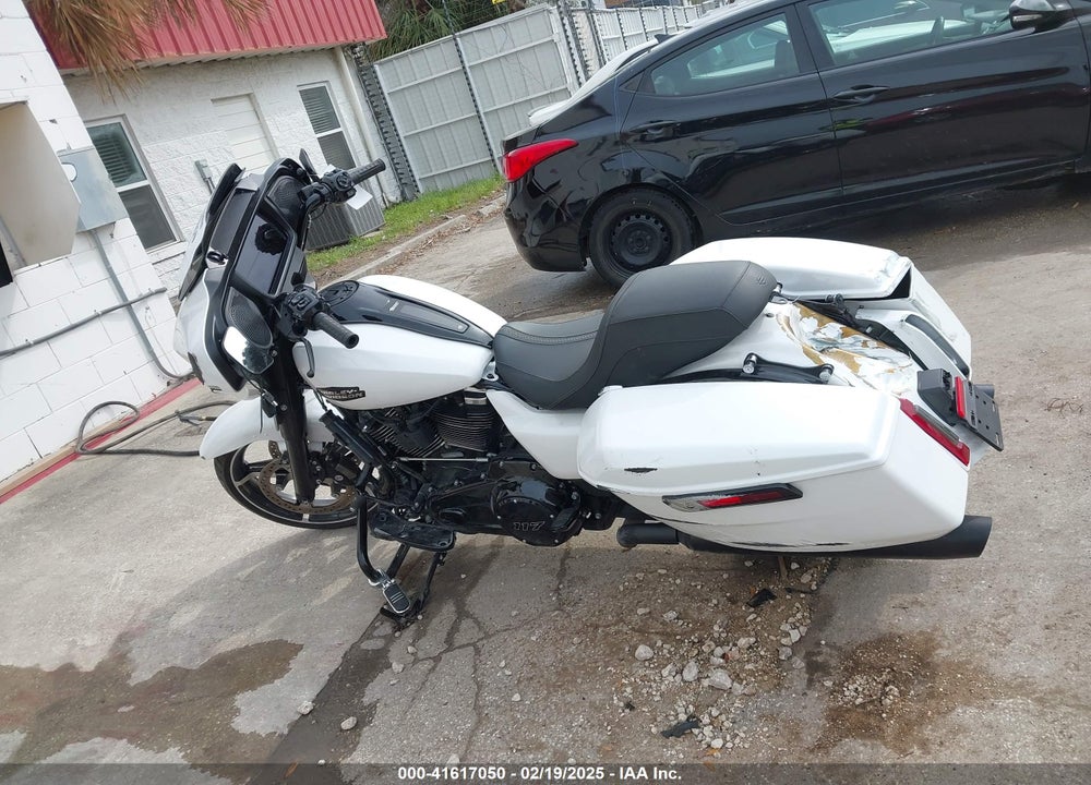 2024 HARLEY-DAVIDSON FLHX VIN: 1HD1KB715RB603695