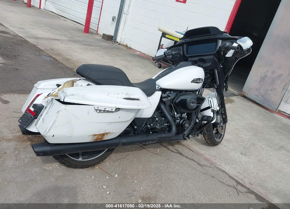 2024 HARLEY-DAVIDSON FLHX VIN: 1HD1KB715RB603695