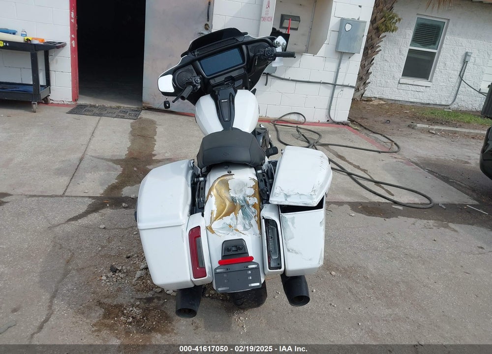 2024 HARLEY-DAVIDSON FLHX VIN: 1HD1KB715RB603695