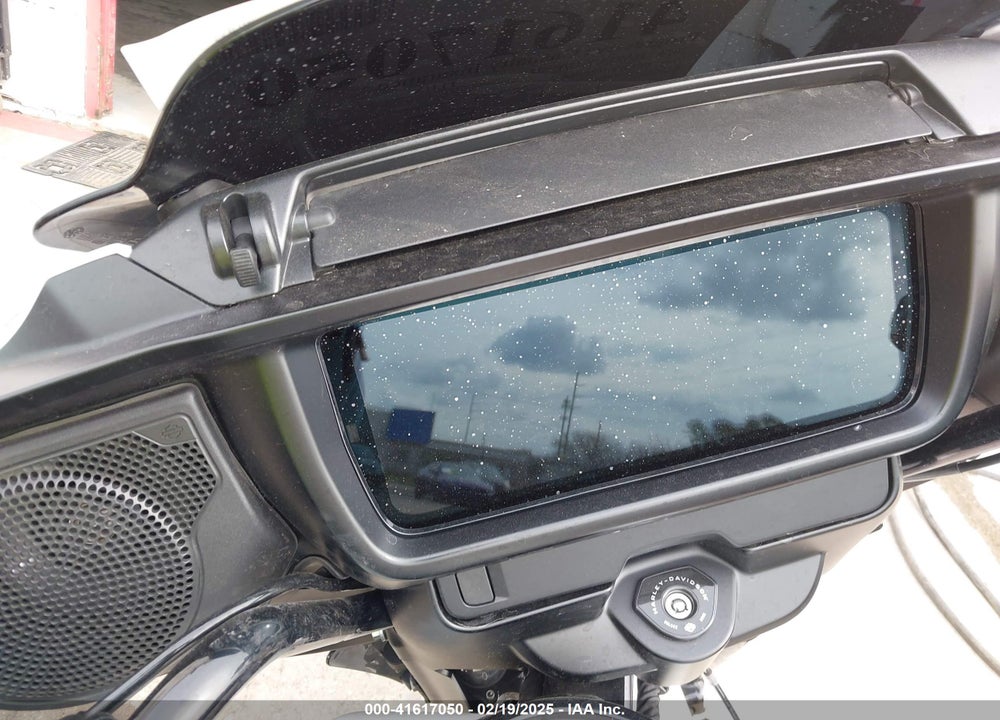 2024 HARLEY-DAVIDSON FLHX VIN: 1HD1KB715RB603695