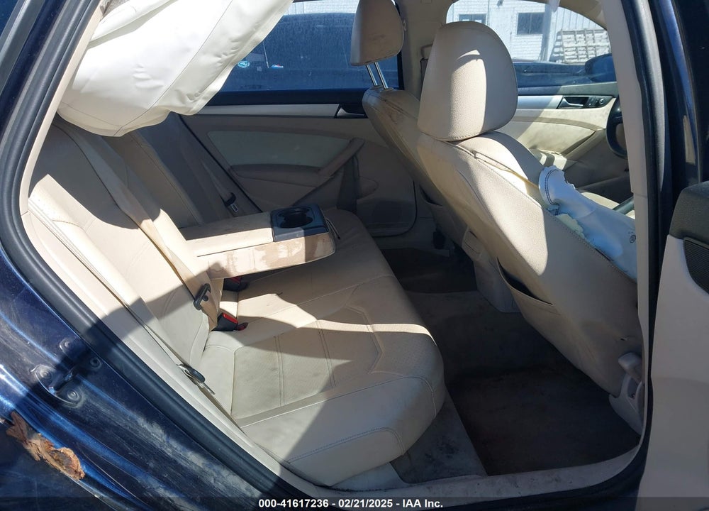 2012 VOLKSWAGEN PASSAT 2.5L SE VIN: 1VWBP7A38CC034225