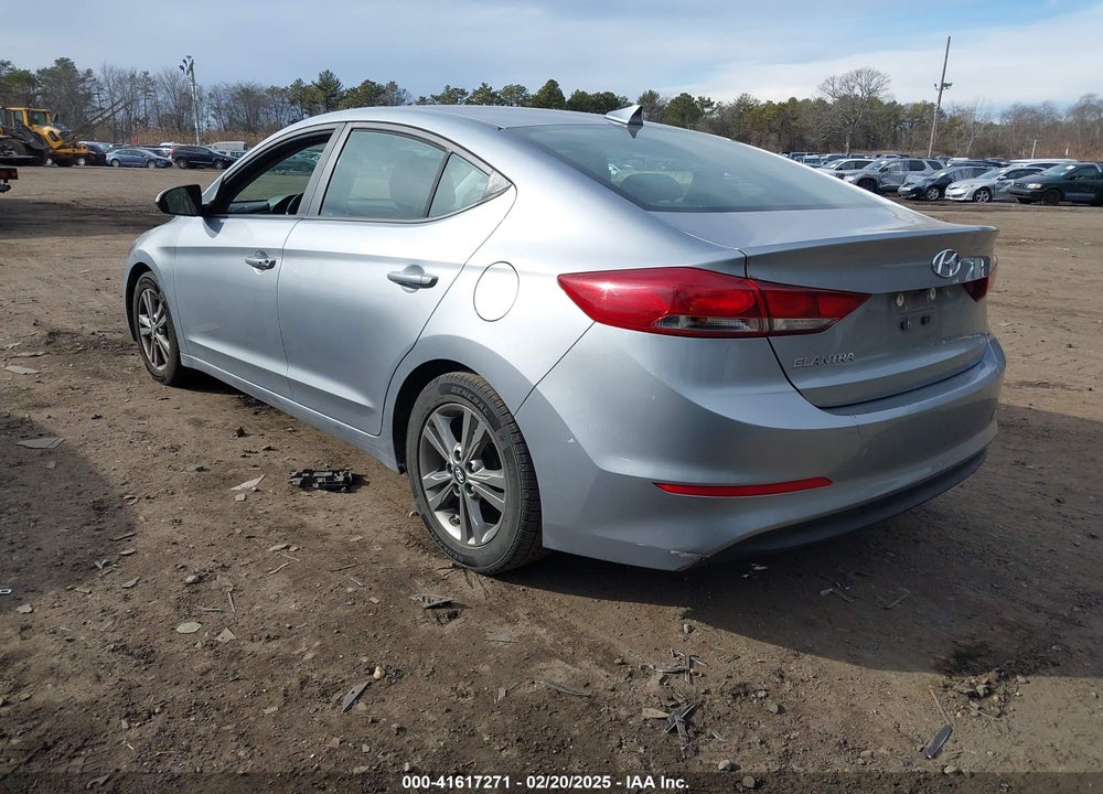 2017 HYUNDAI ELANTRA VIN: 5NPD84LF6HH115704