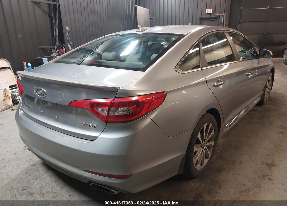 2015 HYUNDAI SONATA VIN: 5NPE34AF9FH108264