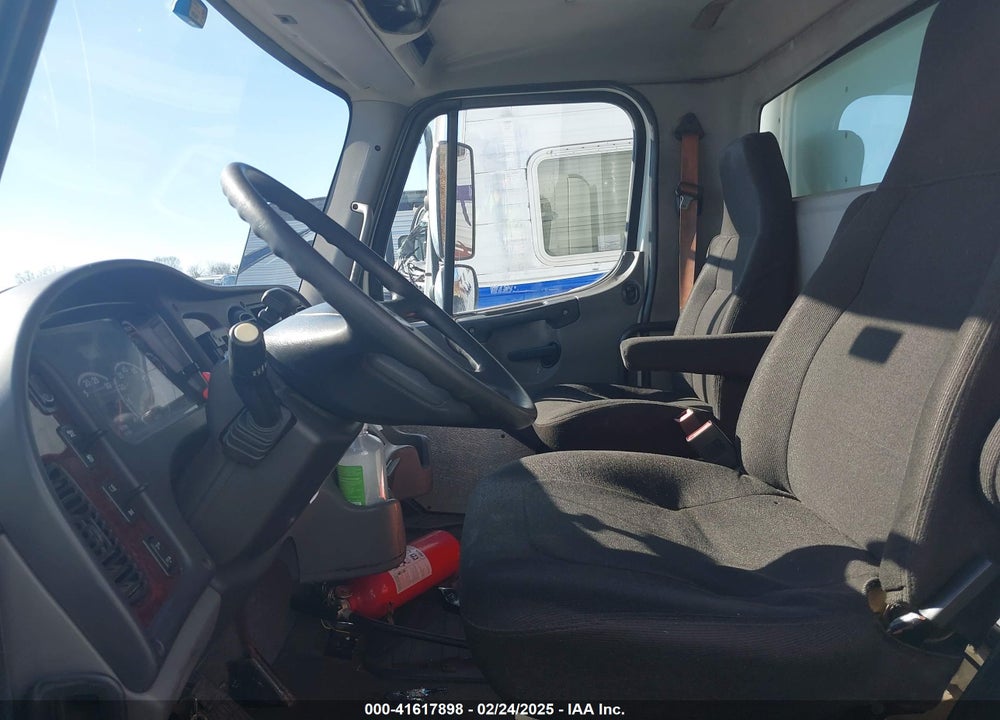 2013 FREIGHTLINER M2 106 MEDIUM DUTY VIN: 1FVACXDT2DDFD4823