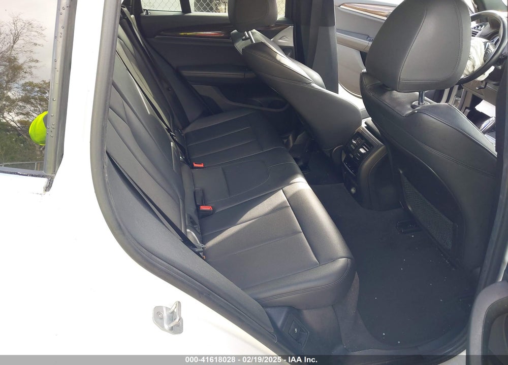 2019 BMW X3 VIN: 5UXTR7C52KLR50511