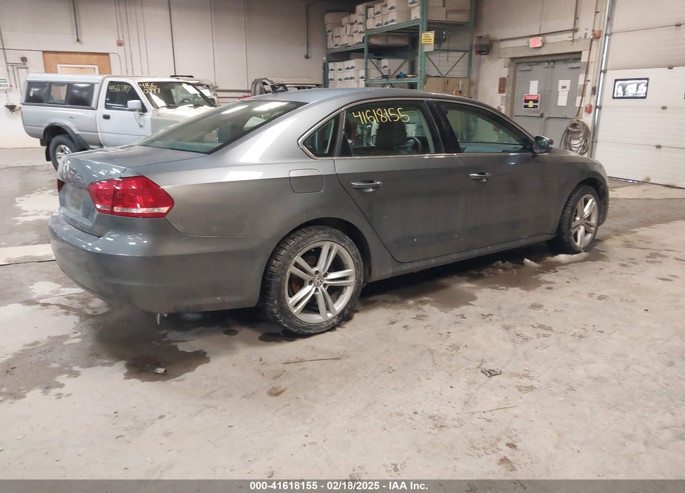 2014 VOLKSWAGEN PASSAT 2.0L TDI SE VIN: 1VWBN7A30EC106768