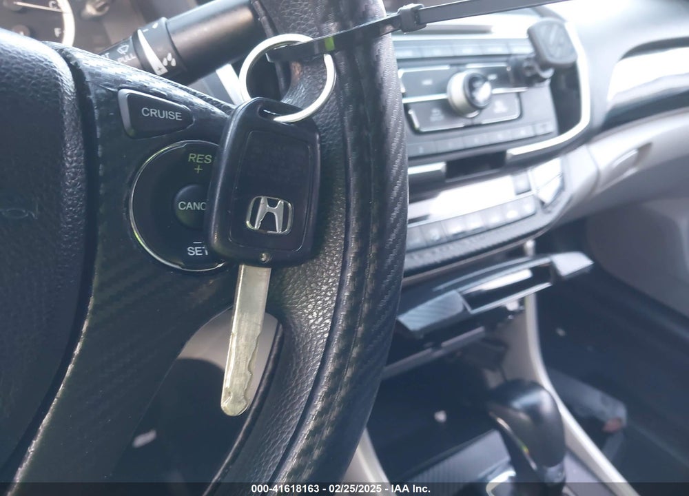 2016 HONDA ACCORD VIN: 1HGCR2F38GA081559