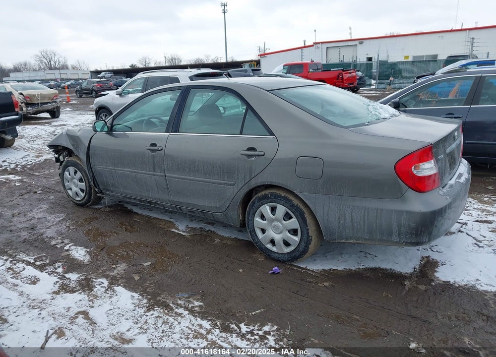 2002 TOYOTA CAMRY LE VIN: 4T1BE32K32U561617