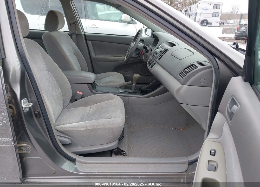 2002 TOYOTA CAMRY LE VIN: 4T1BE32K32U561617