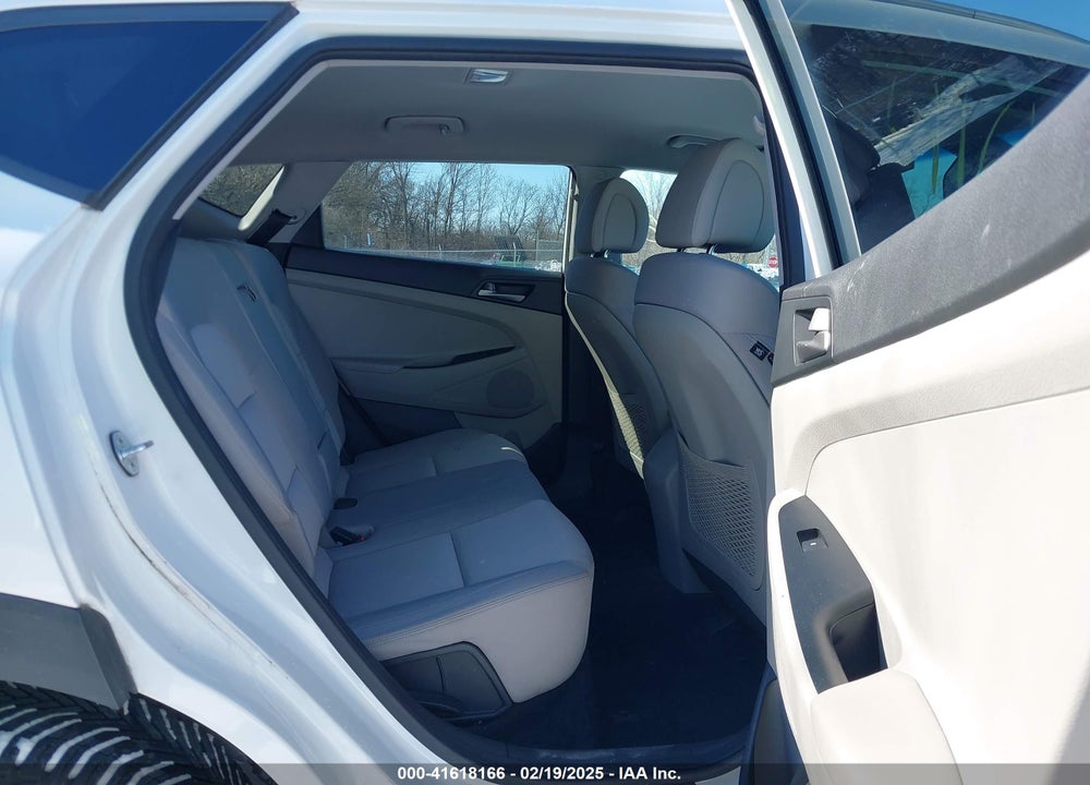 2018 HYUNDAI TUCSON SEL VIN: KM8J33A49JU671610