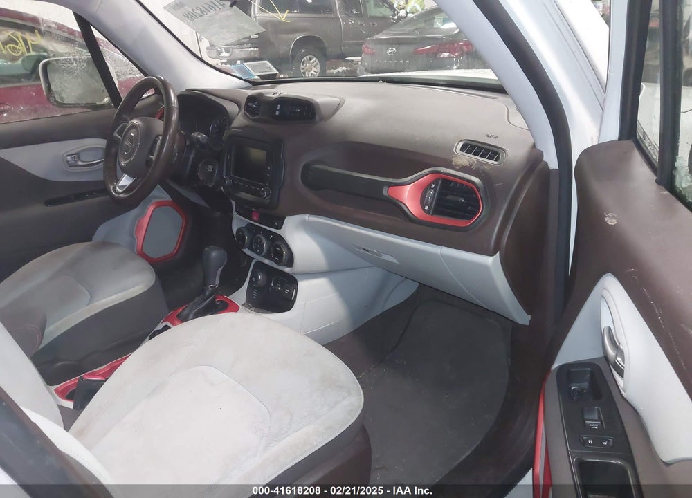 2015 JEEP RENEGADE LATITUDE VIN: ZACCJBBT4FPB81328
