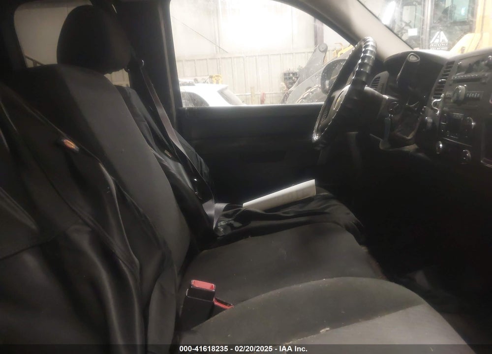 2010 CHEVROLET SILVERADO 1500 LT VIN: 1GCSKSE34AZ261209