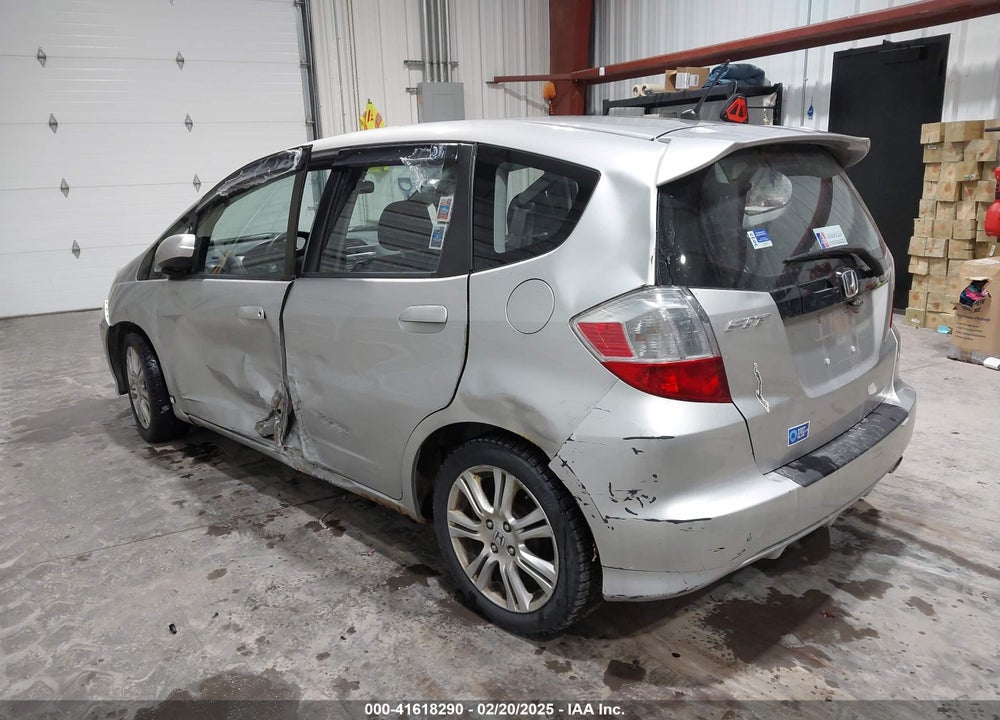 2011 HONDA FIT SPORT VIN: JHMGE8H54BC022288