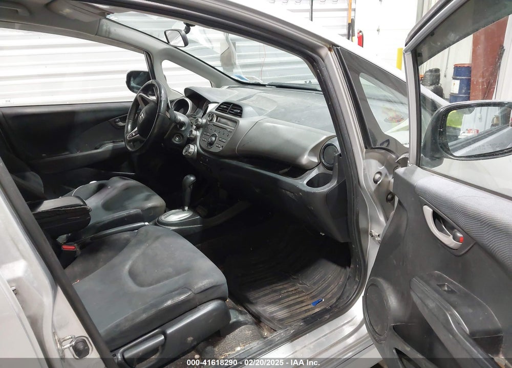 2011 HONDA FIT SPORT VIN: JHMGE8H54BC022288