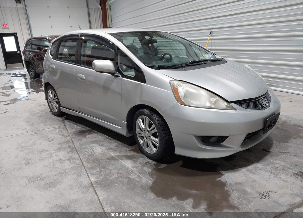 2011 HONDA FIT SPORT VIN: JHMGE8H54BC022288