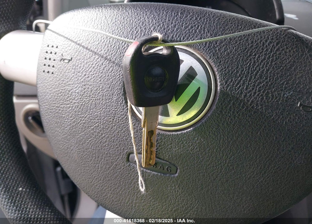 2004 VOLKSWAGEN NEW BEETLE GL TDI VIN: 3VWBR31C54M422371