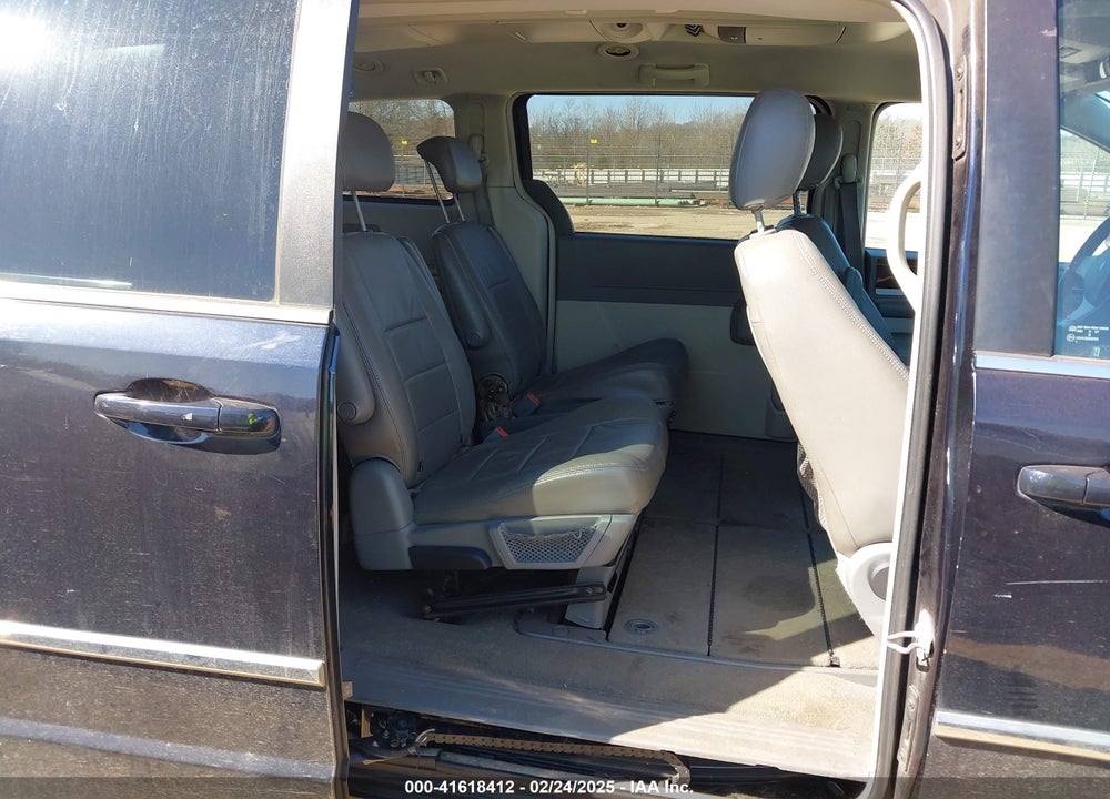 2010 CHRYSLER TOWN & COUNTRY TOURING VIN: 2A4RR5D18AR148718