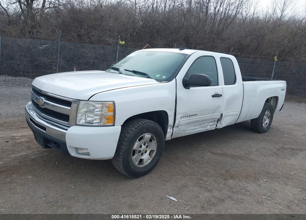 2011 CHEVROLET SILVERADO 1500 LT VIN: 1GCRKSE06BZ186048