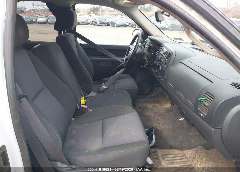 2011 CHEVROLET SILVERADO 1500 LT VIN: 1GCRKSE06BZ186048