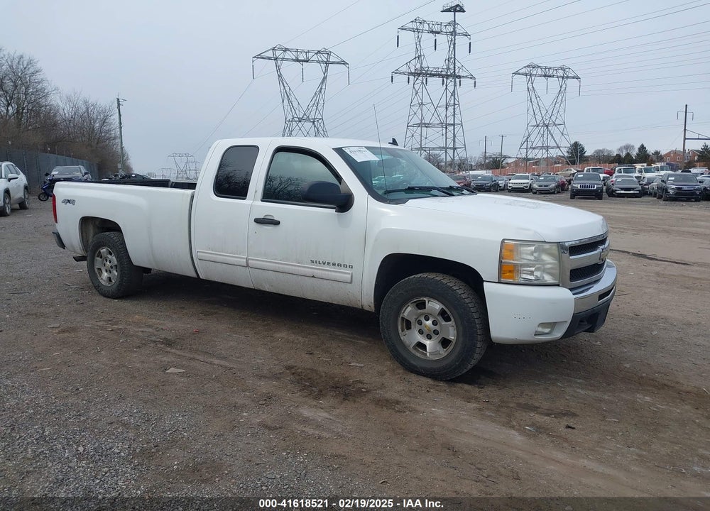 2011 CHEVROLET SILVERADO 1500 LT VIN: 1GCRKSE06BZ186048