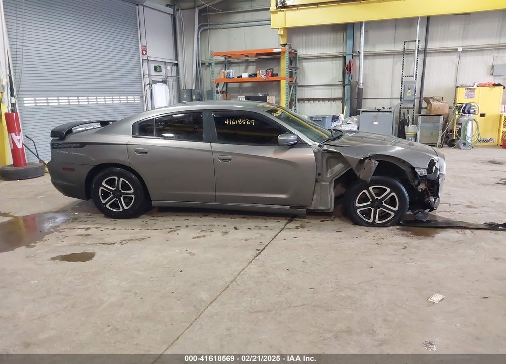 2011 DODGE CHARGER VIN: 2B3CL3CG2BH572301