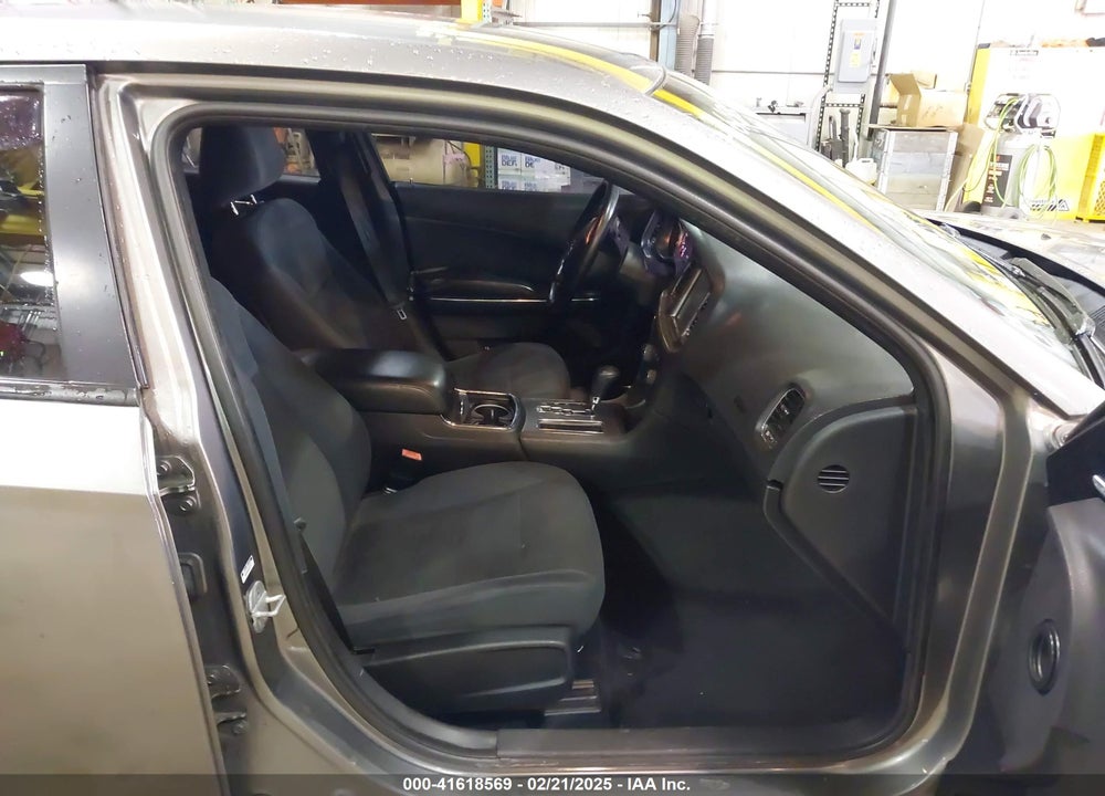 2011 DODGE CHARGER VIN: 2B3CL3CG2BH572301