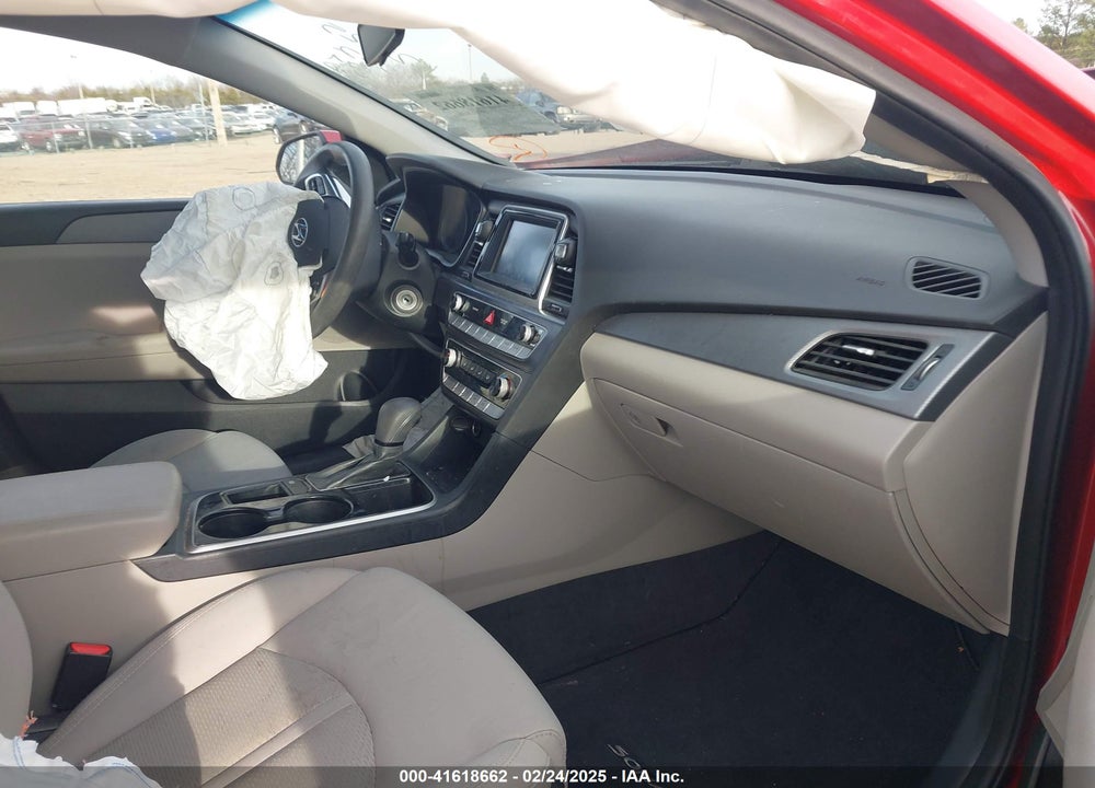 2018 HYUNDAI SONATA VIN: 5NPE24AF0JH607126