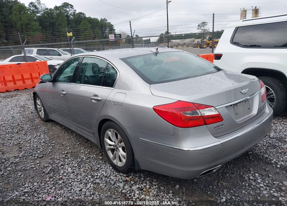 2013 HYUNDAI GENESIS VIN: KMHGC4DD1DU213446