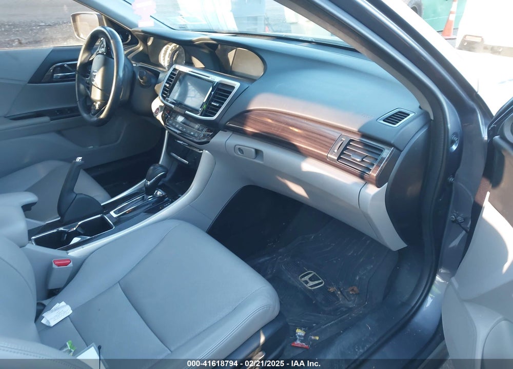 2017 HONDA ACCORD VIN: 1HGCR2F89HA250386