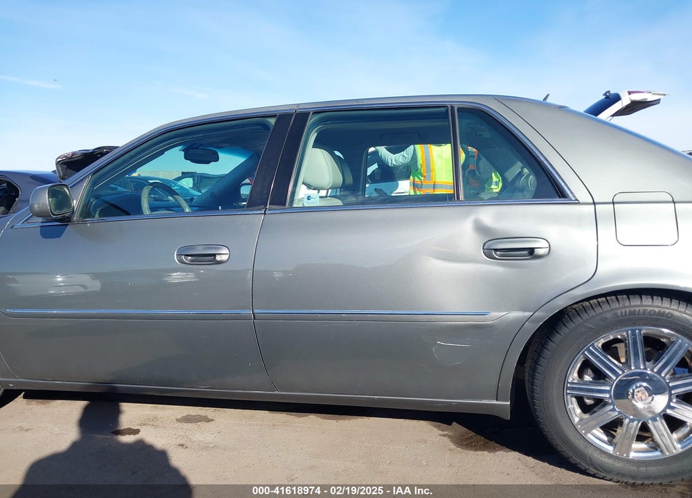 2008 CADILLAC DTS VIN: 1G6KD57Y08U186328
