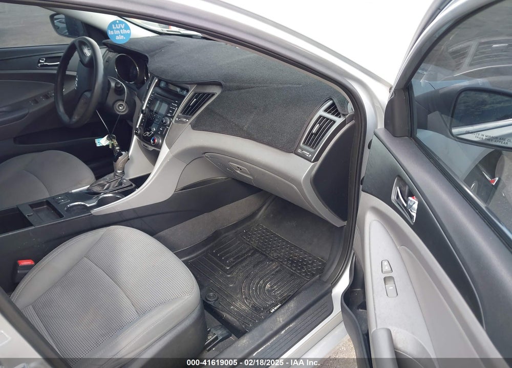 2013 HYUNDAI SONATA VIN: 5NPEB4AC1DH664669