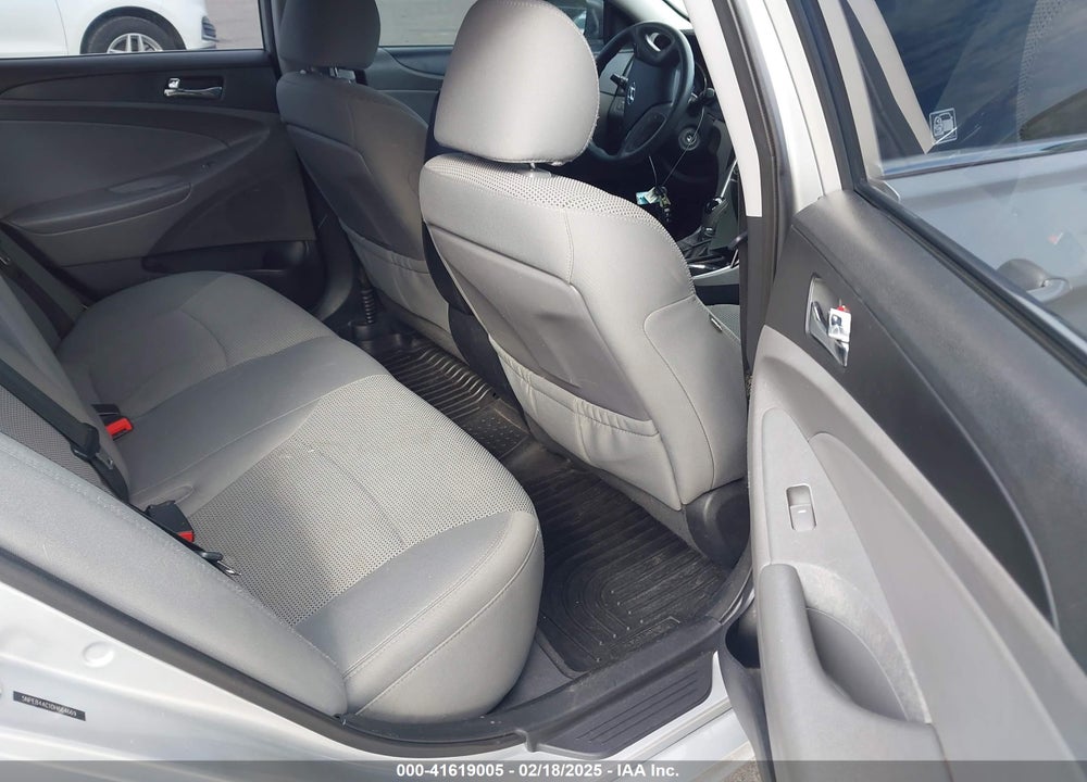 2013 HYUNDAI SONATA VIN: 5NPEB4AC1DH664669