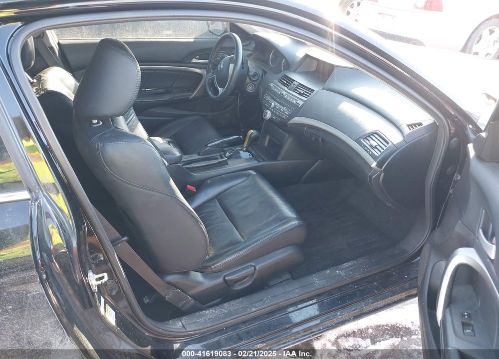 2012 HONDA ACCORD VIN: 1HGCS2B82CA011524