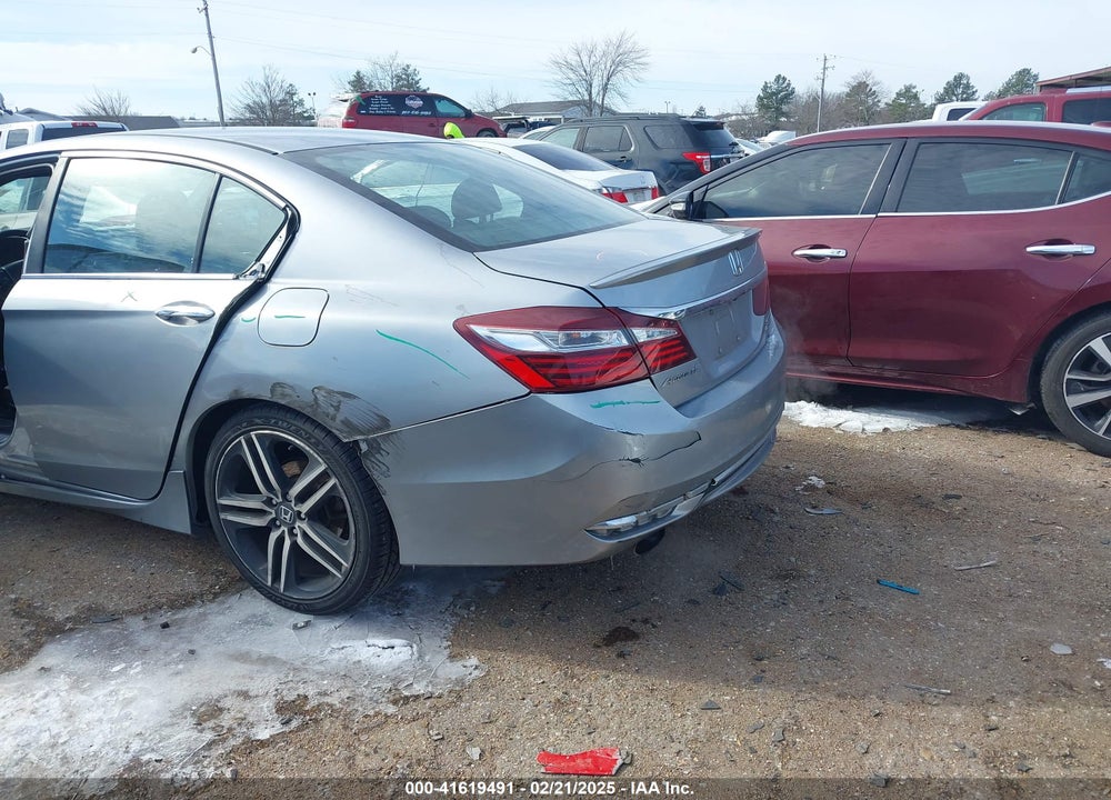 2017 HONDA ACCORD VIN: 1HGCR2F18HA085188