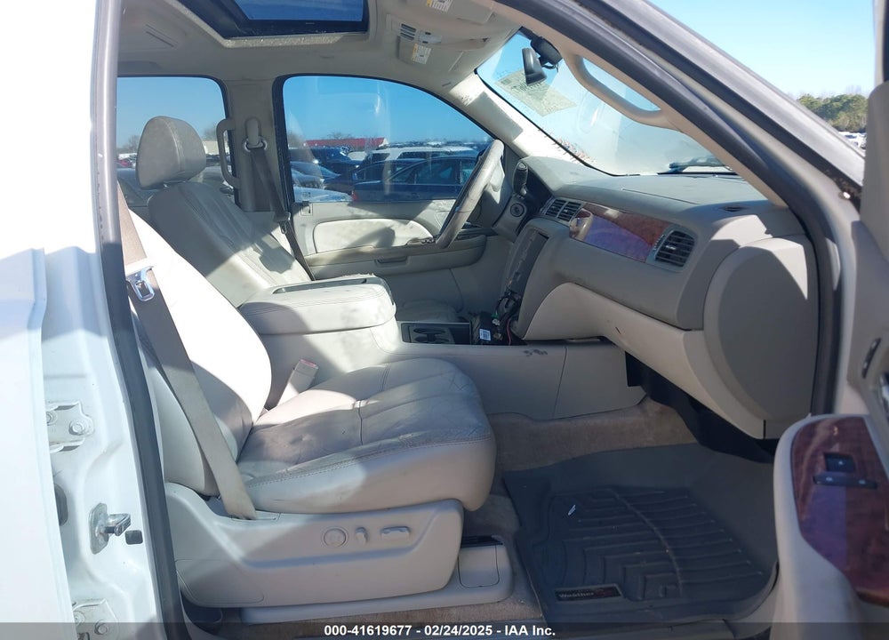 2007 CHEVROLET SUBURBAN 1500 LT VIN: 1GNFK16377J212272