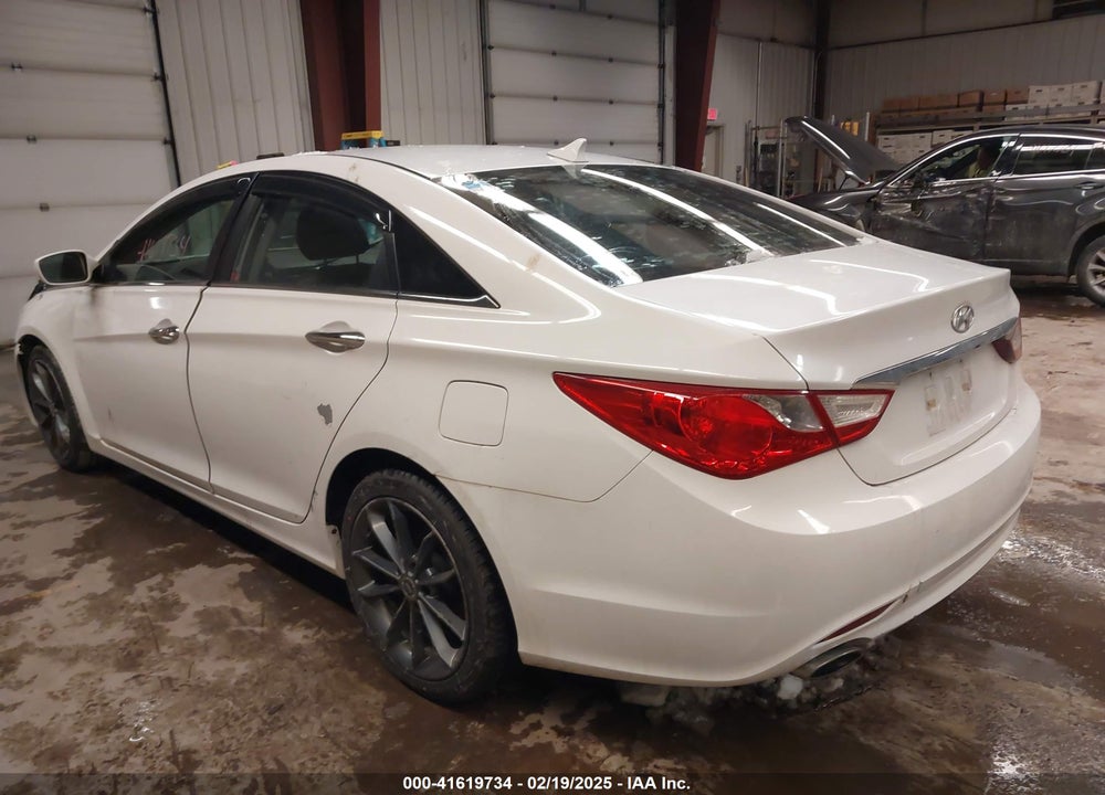 2011 HYUNDAI SONATA SE VIN: 5NPEC4AC6BH076888
