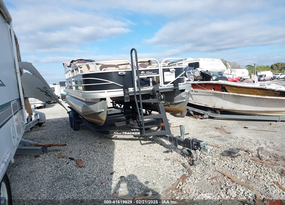 2018 SUNTRACKER OTHER VIN: BUJ53806I718