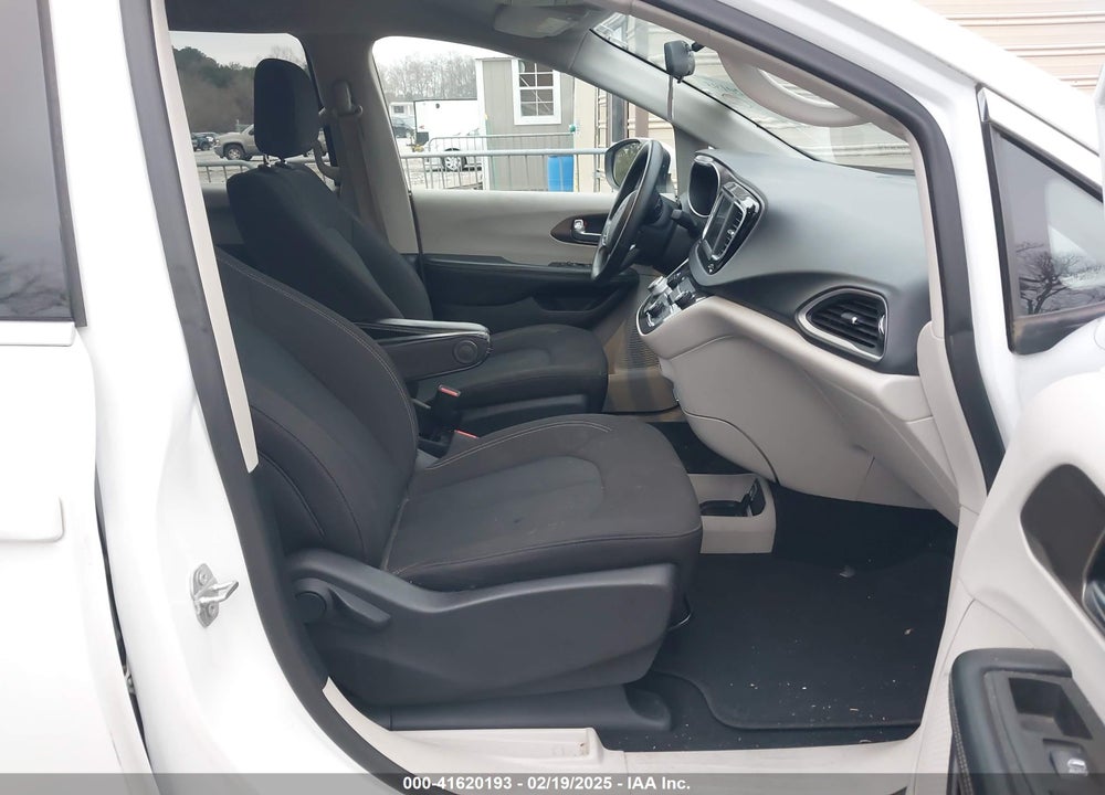 2021 CHRYSLER VOYAGER LX VIN: 2C4RC1CG4MR555333