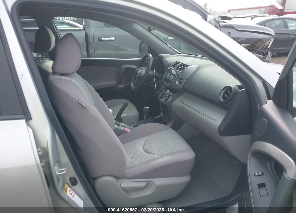 2008 TOYOTA RAV4 VIN: JTMBD33V185182215