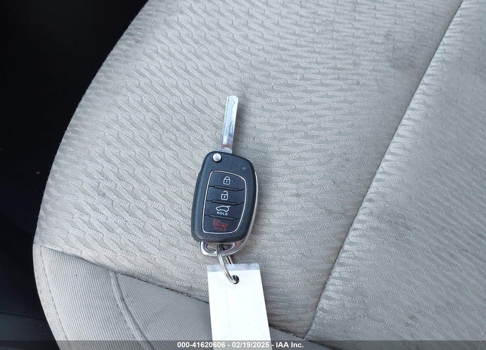 2017 HYUNDAI SANTA FE SPORT 2.4L VIN: 5NMZU3LB9HH011083