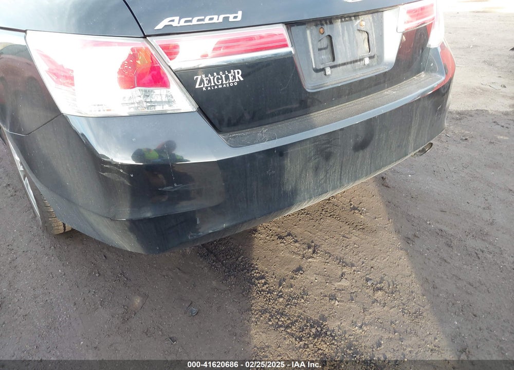 2011 HONDA ACCORD VIN: 1HGCP2F73BA079011