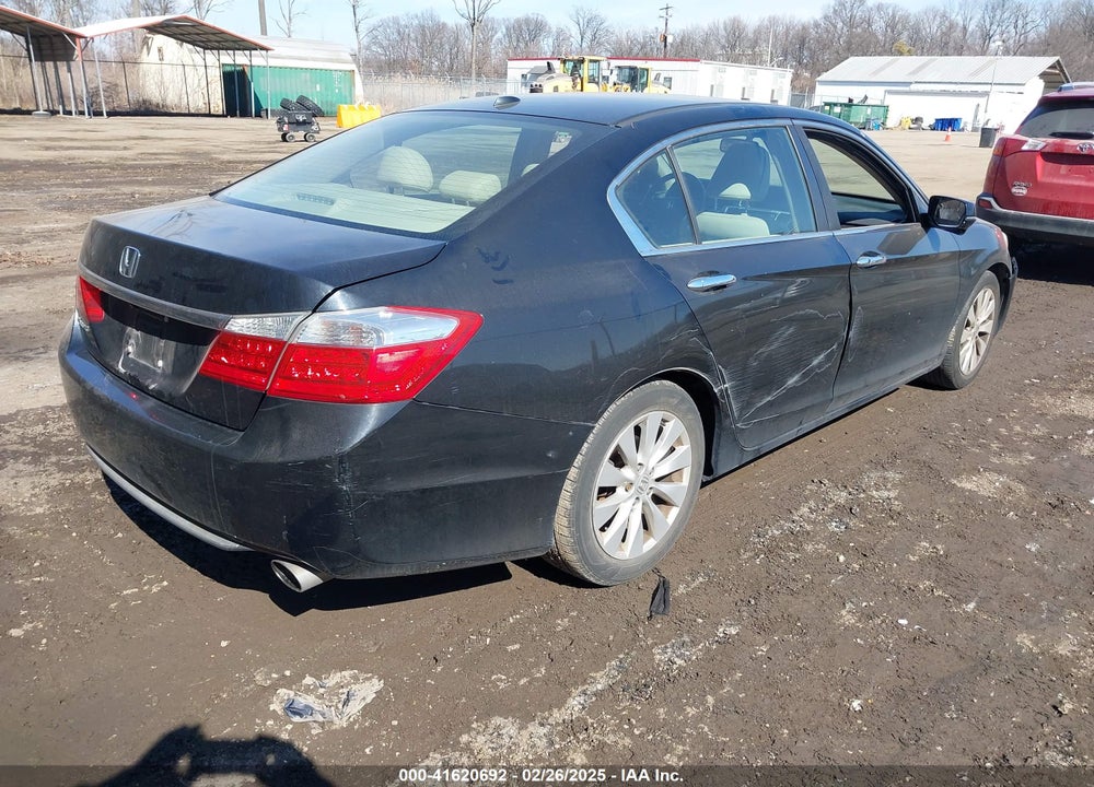 2014 HONDA ACCORD VIN: 1HGCR2F82EA095952