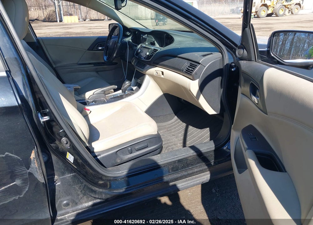 2014 HONDA ACCORD VIN: 1HGCR2F82EA095952