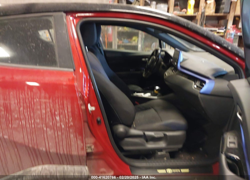2020 TOYOTA C-HR XLE VIN: NMTKHMBX8LR118591