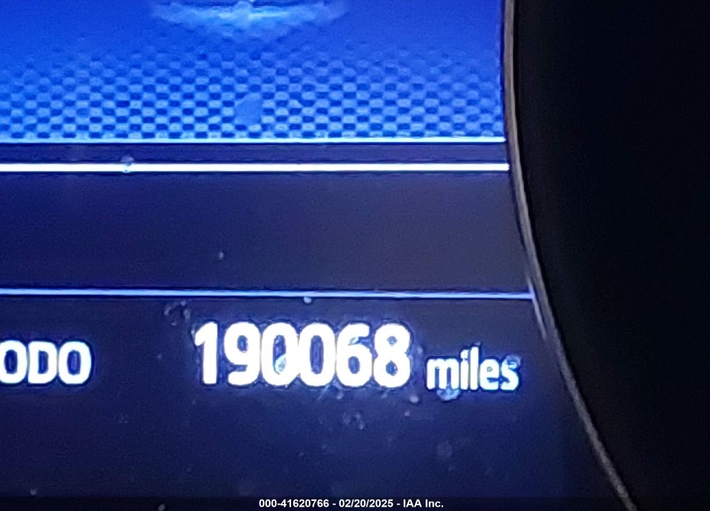 2020 TOYOTA C-HR XLE VIN: NMTKHMBX8LR118591